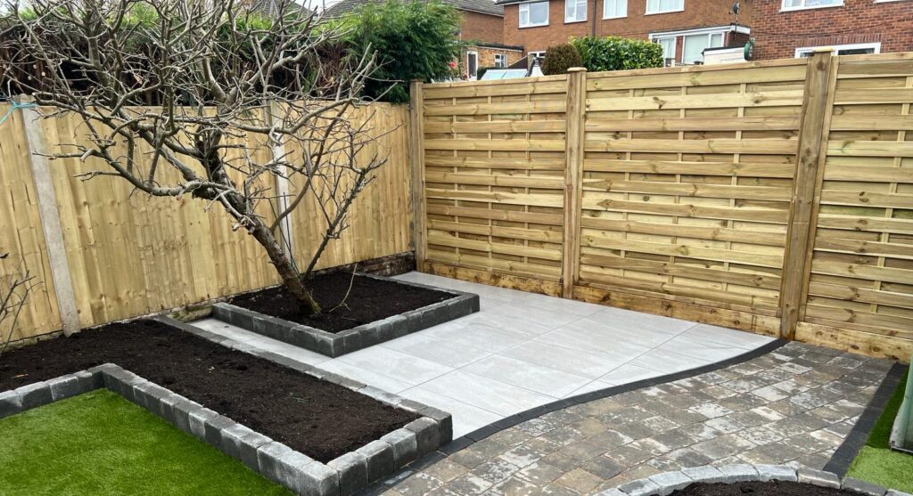 Let RD Outdoor plan and fit your new garden fence